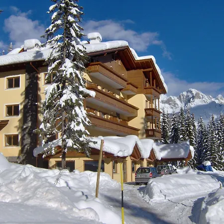 Panorama Aparthotel 3*